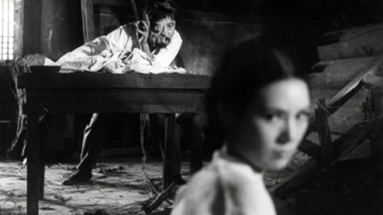 A Story of Crazy Painter: Gwanghwasa backdrop