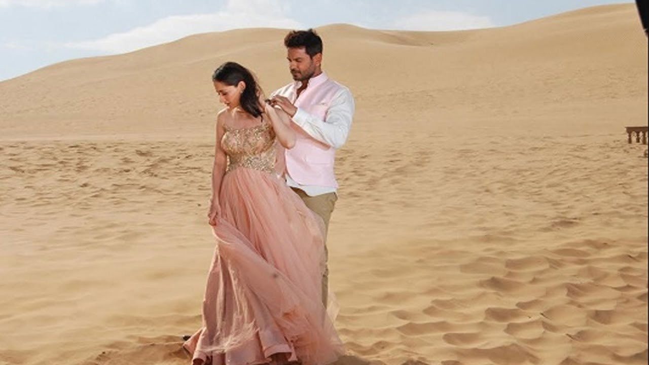 Love Ka Hai Intezaar backdrop