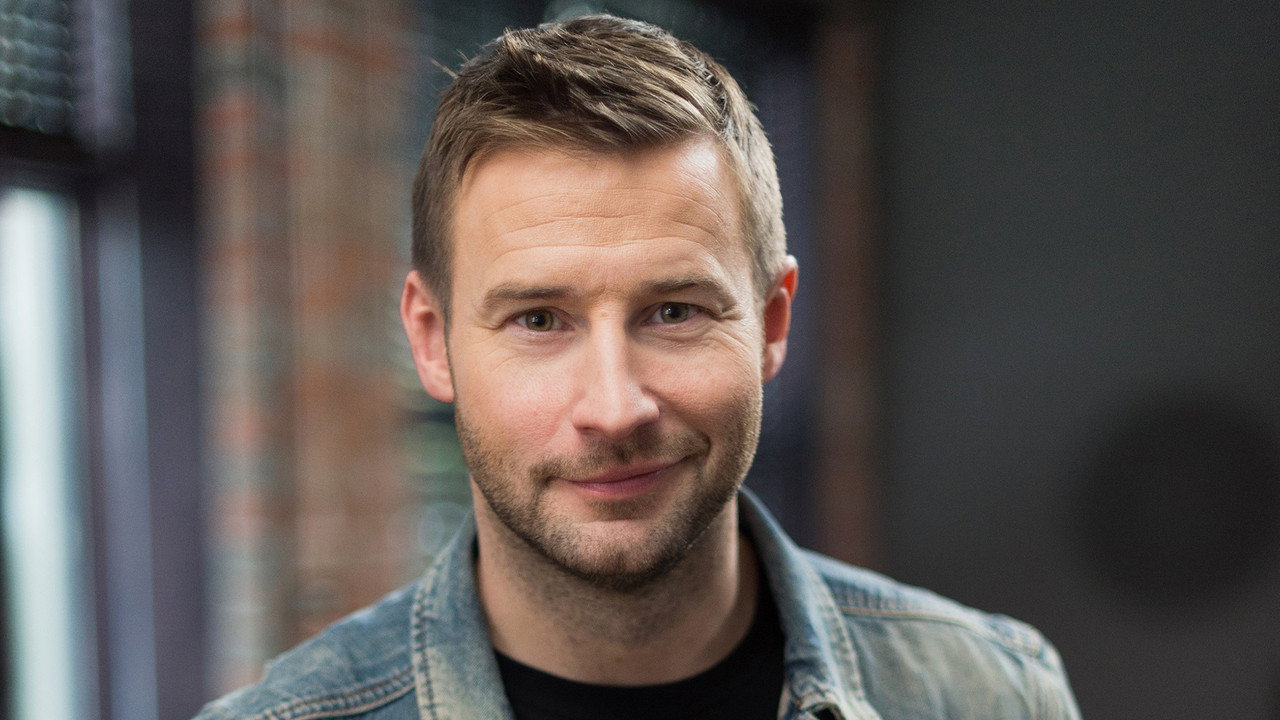 La nouvelle affaire backdrop