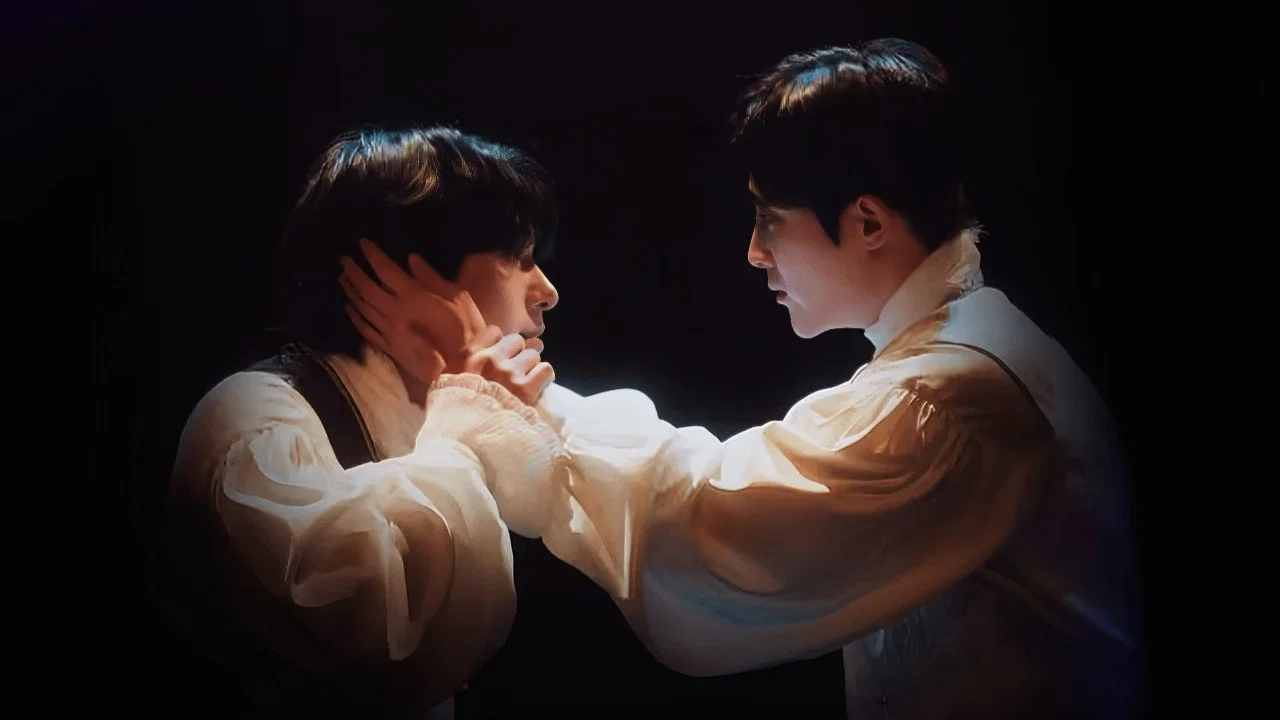 로미오와 로미오와 줄리엣 backdrop