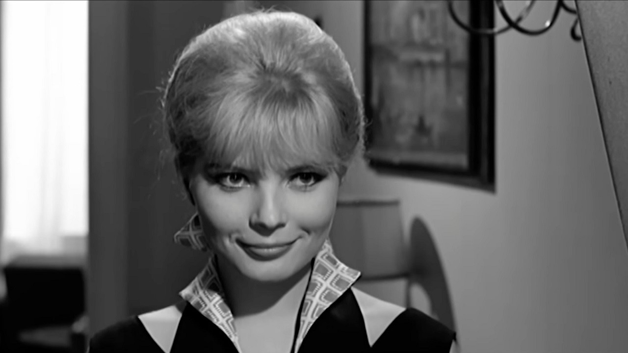 Extraconiugale backdrop