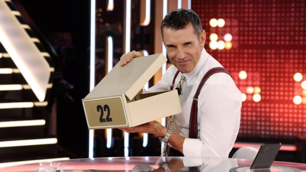 ¡Allá tú! backdrop