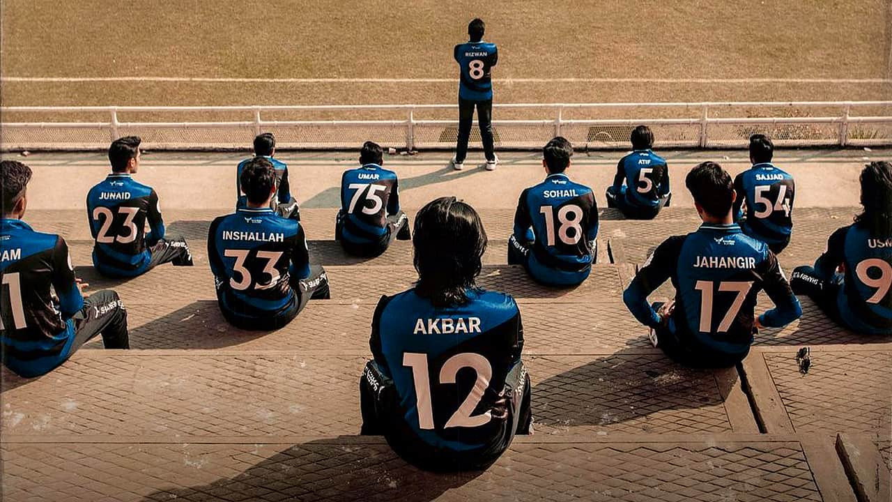 Baarwan Khiladi backdrop