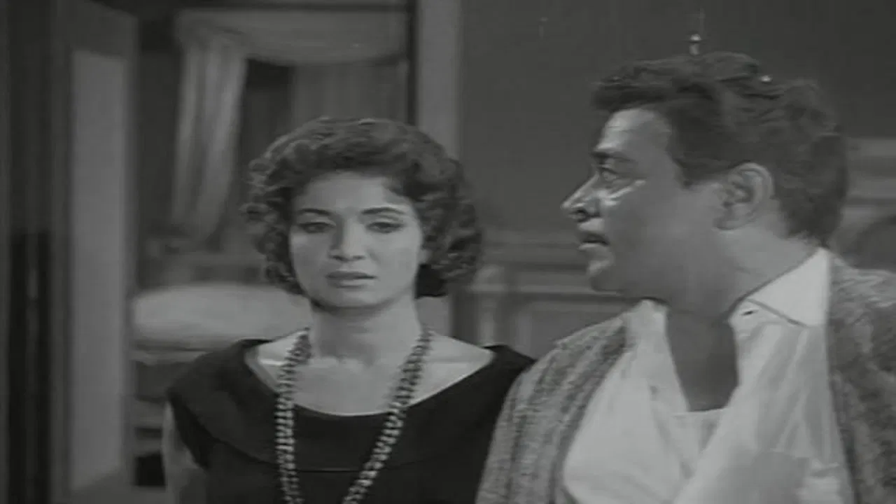 Ismail Yassine in Prison backdrop