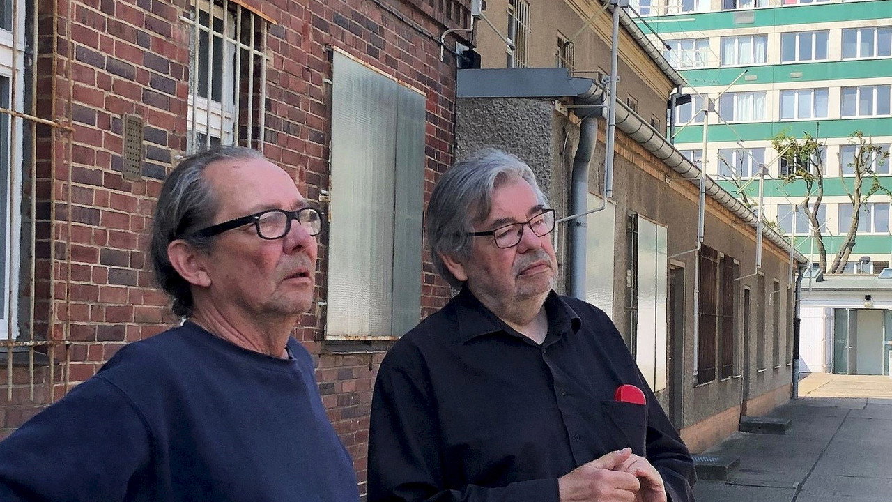 Broeders in Berlijn backdrop