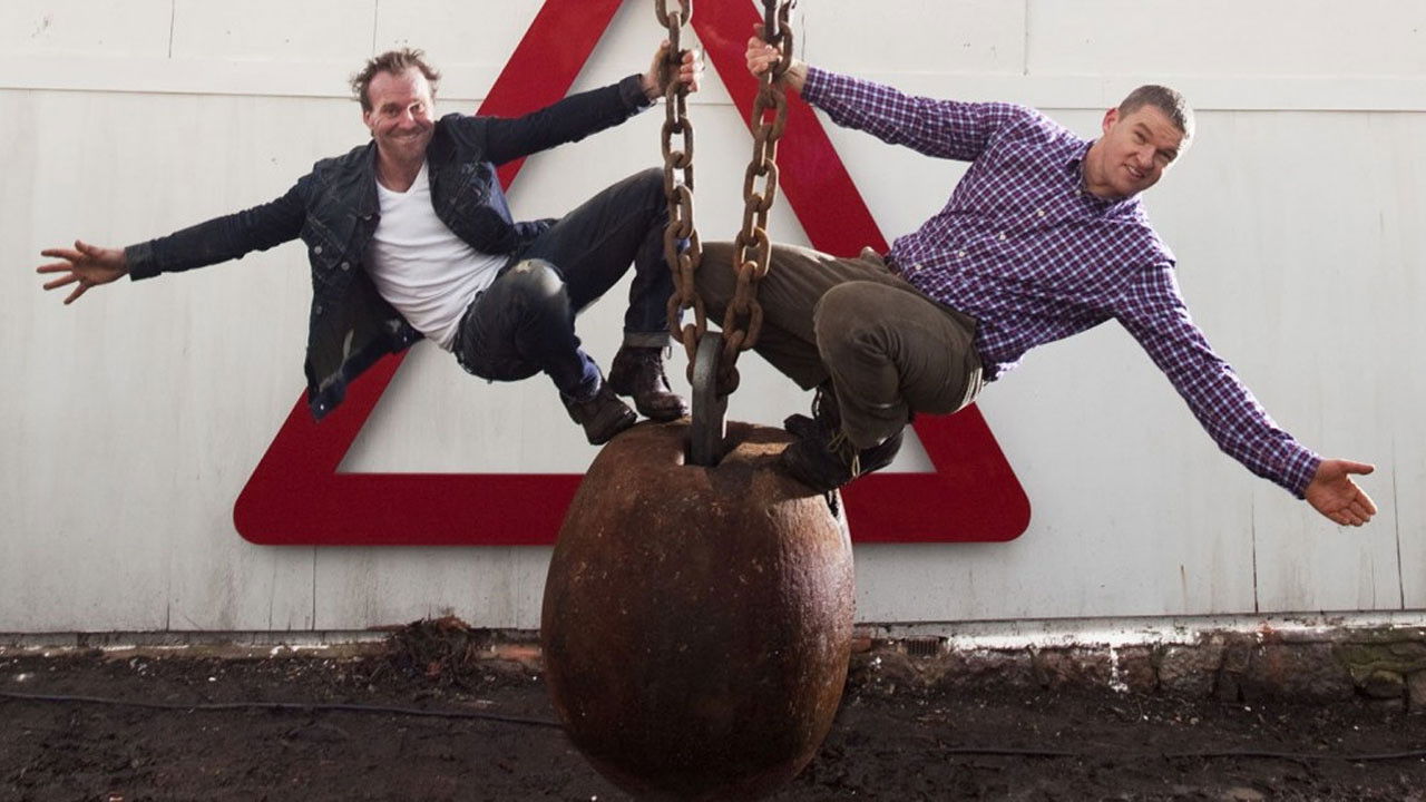 Dumt og farligt backdrop