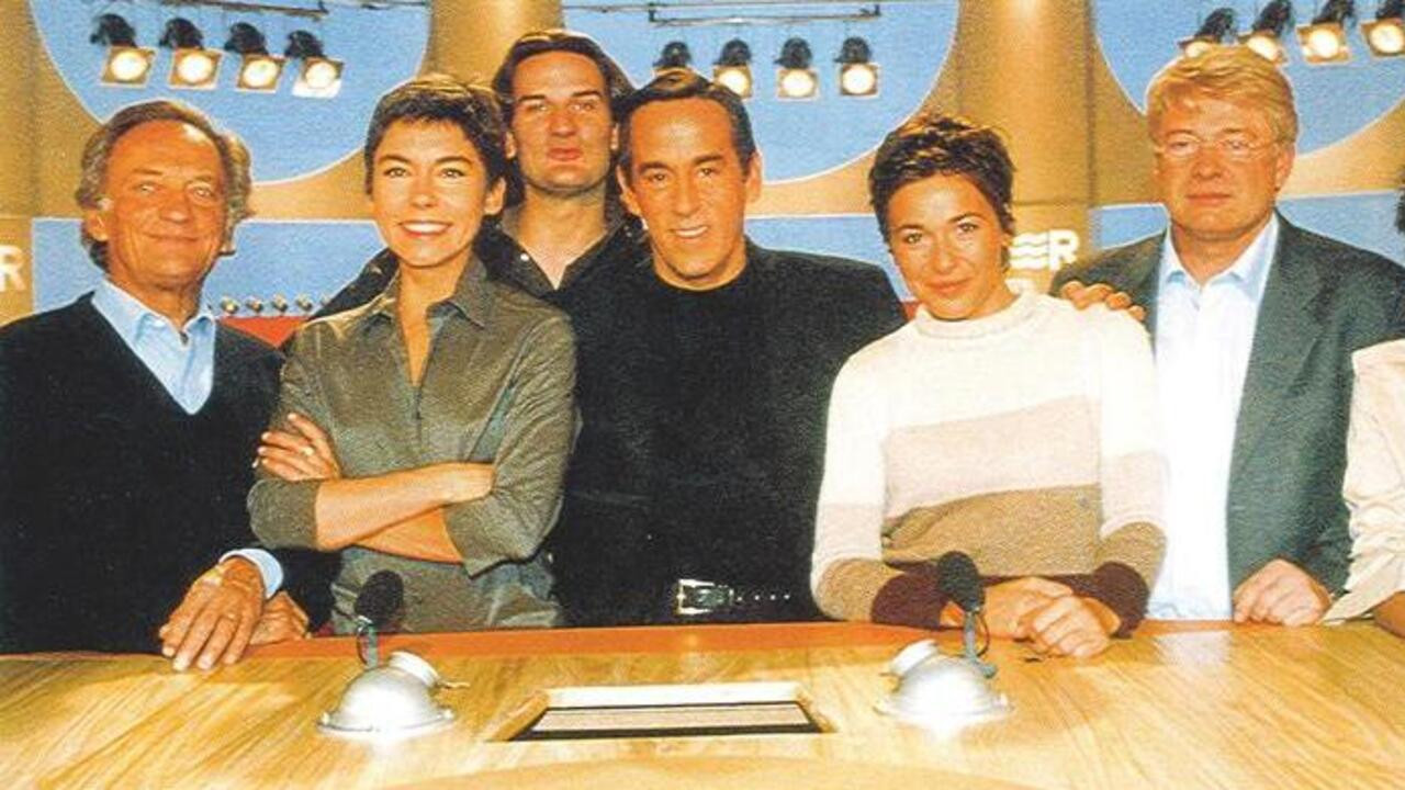 Rive droite / Rive gauche backdrop