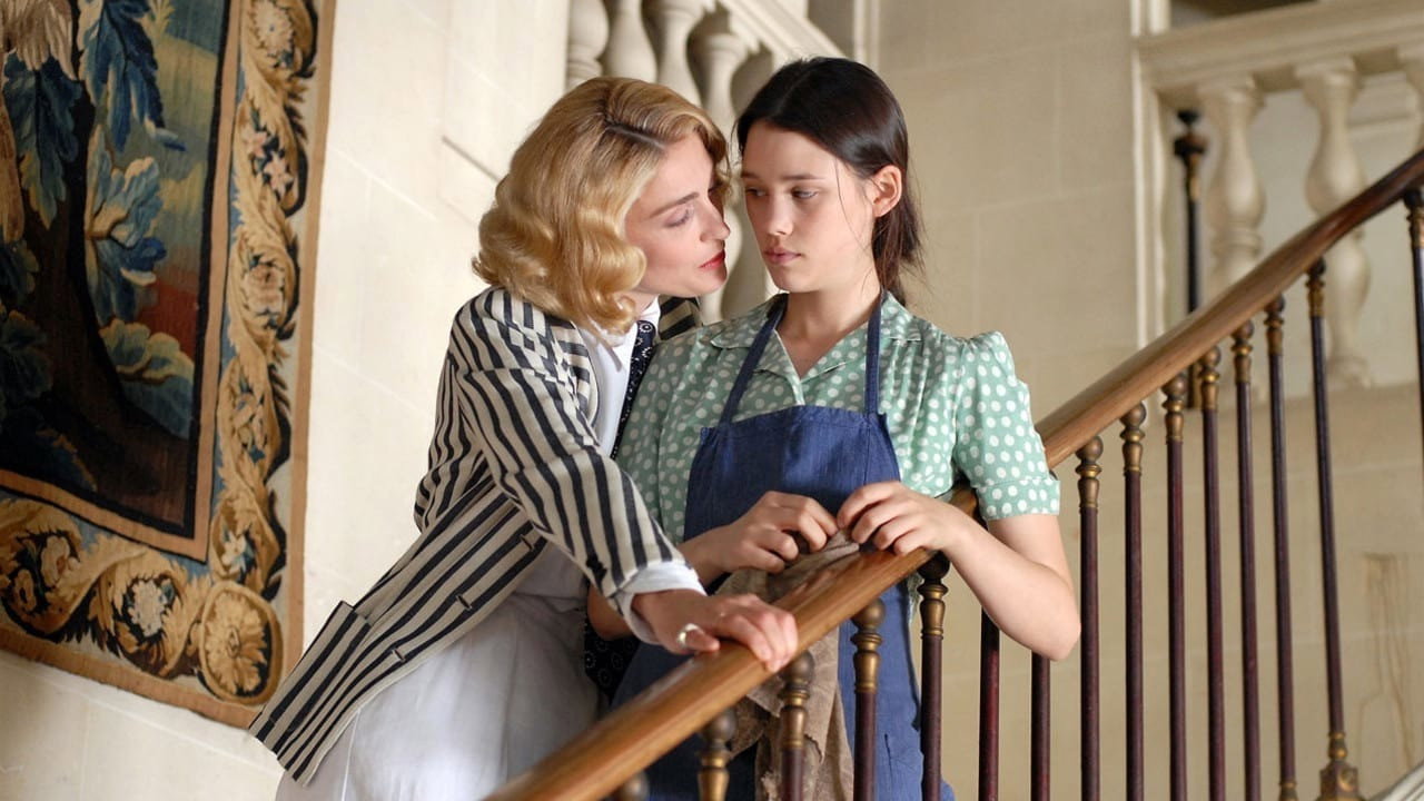 Elles et moi backdrop