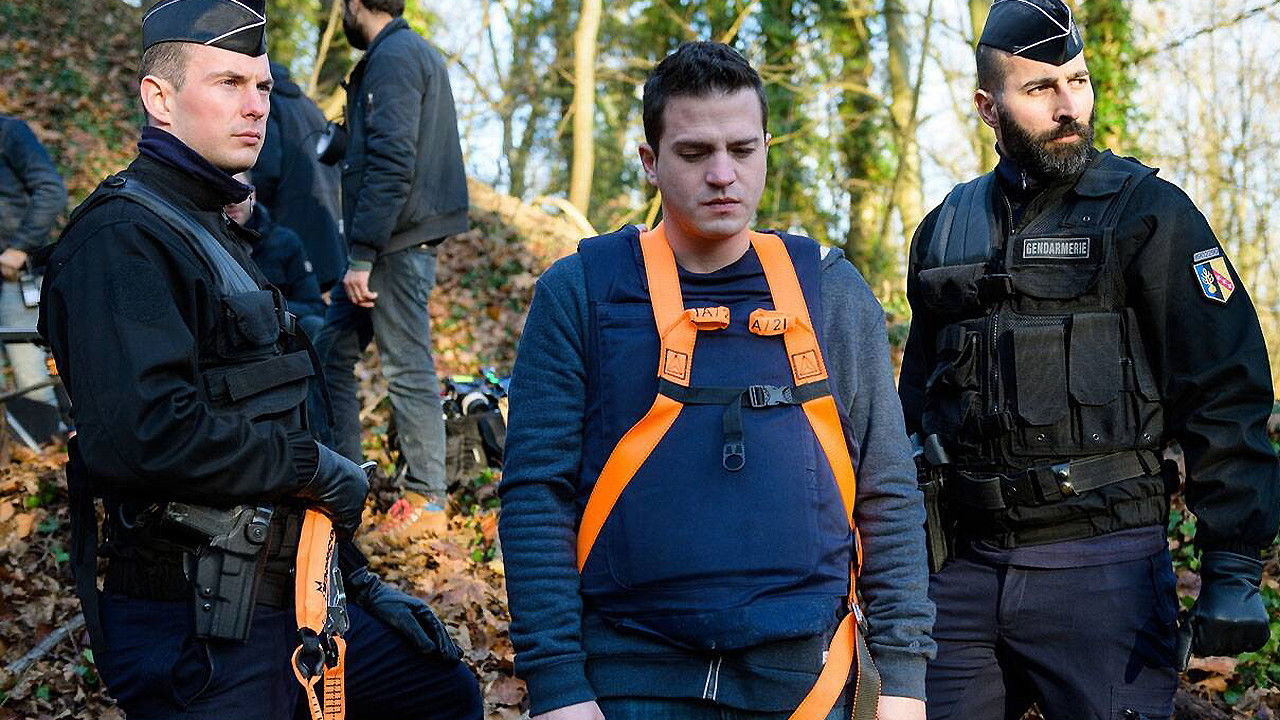 Le Mystère Daval backdrop