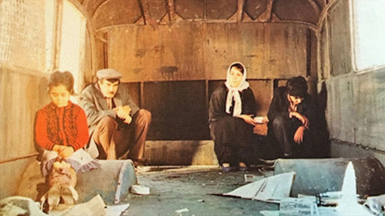 Bir Avuç Cennet backdrop