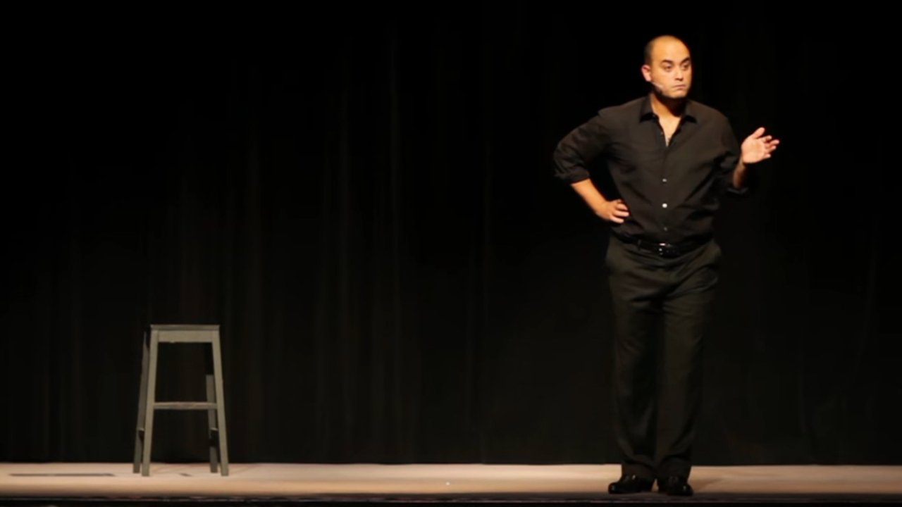 Jérôme Commandeur se fait discret backdrop