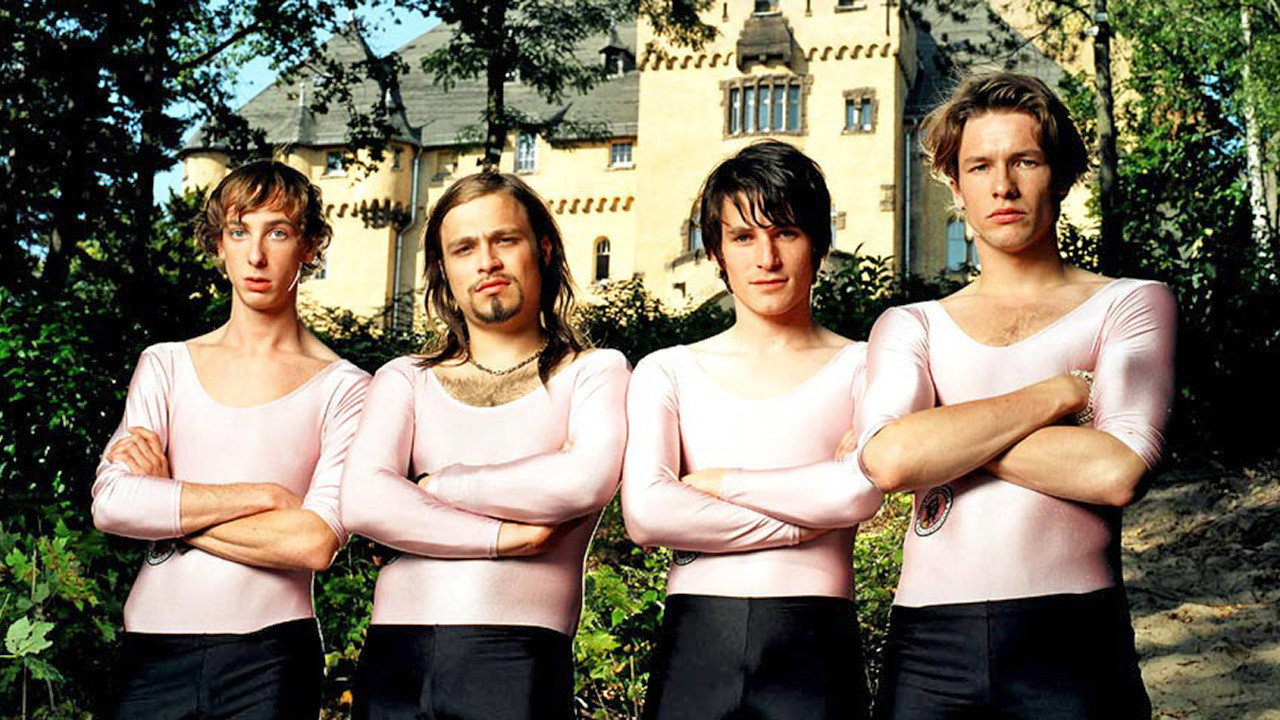 18 - Allein unter Mädchen backdrop