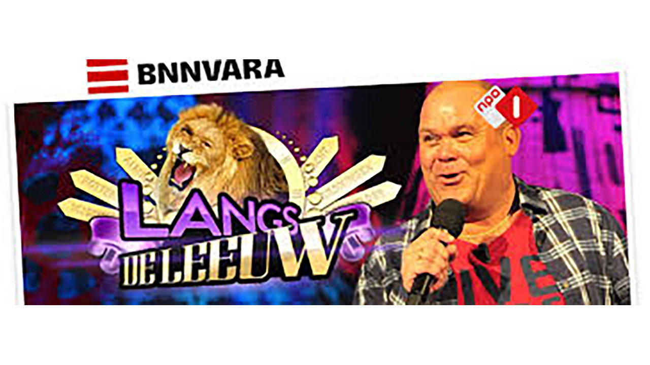 Langs De Leeuw backdrop