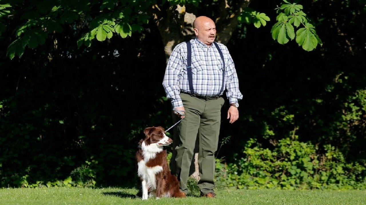 Bunu Bi' Düşünün backdrop