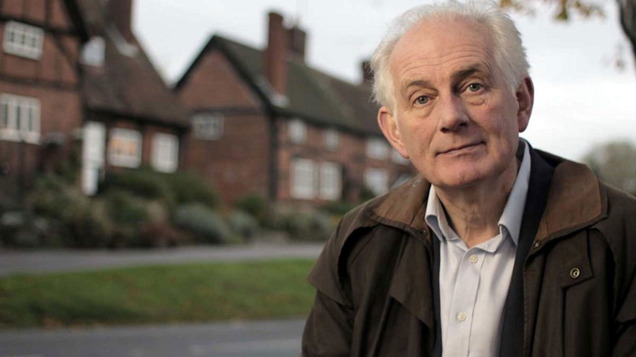 Dan Cruickshank: At Home with the British backdrop