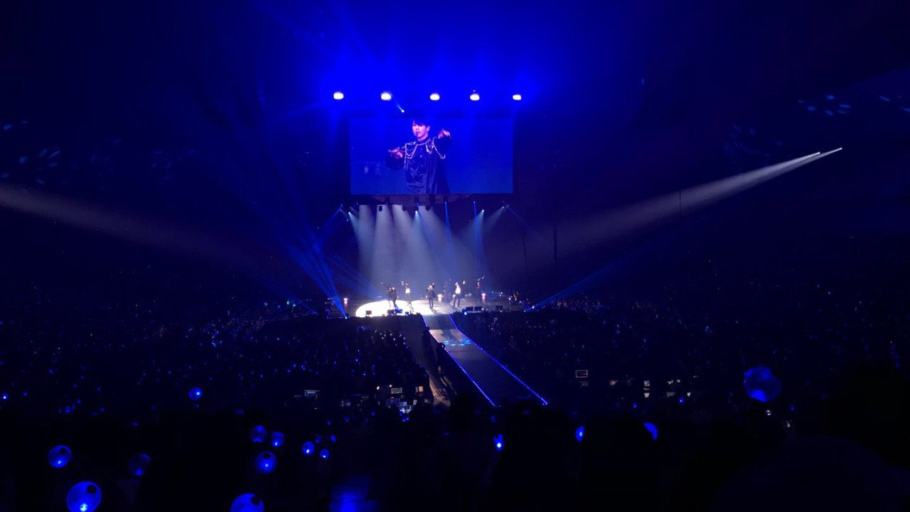 BTS Japan Official Fanmeeting Vol.4 ~Happy Ever After~ backdrop