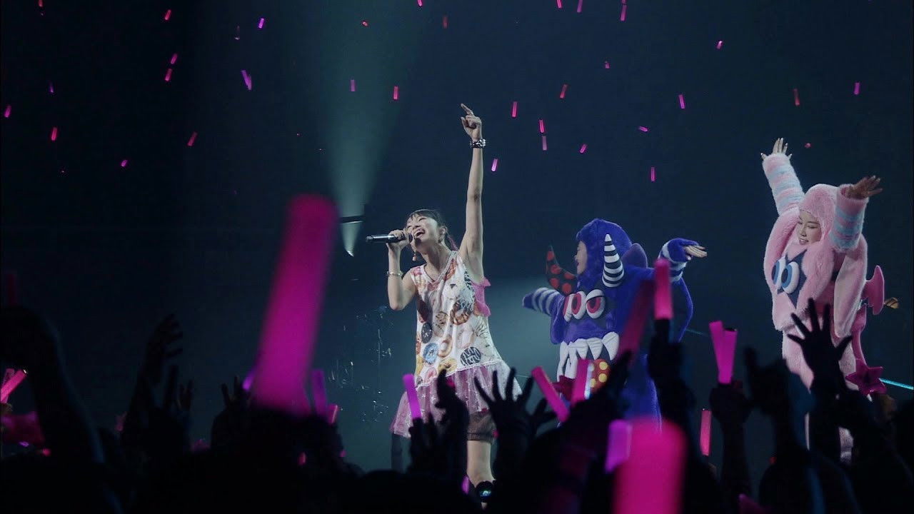 LiVE is Smile Always ~PiNK&BLACK~ in Nippon Budokan -Ichigo Donut- backdrop