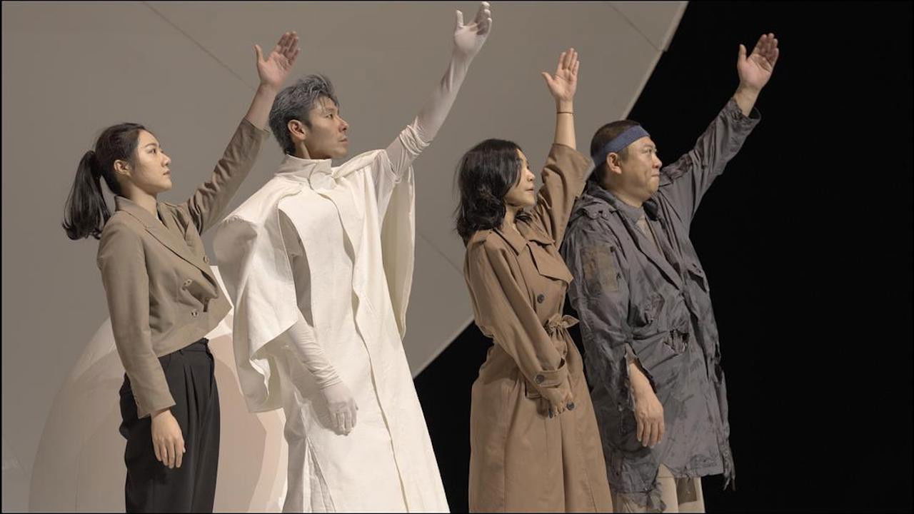 但是还有戏剧 backdrop