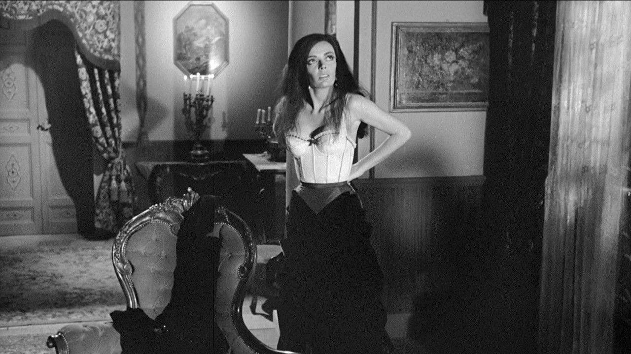 Nightmare Castle backdrop