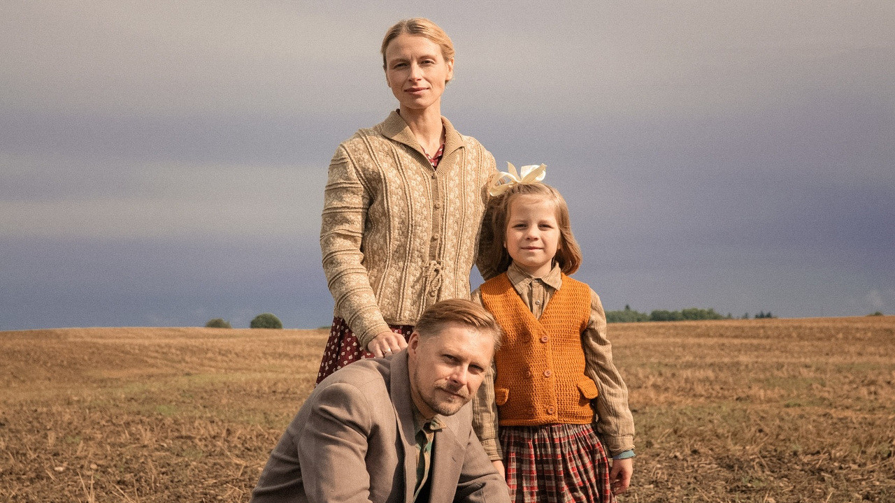 The Little Comrade backdrop