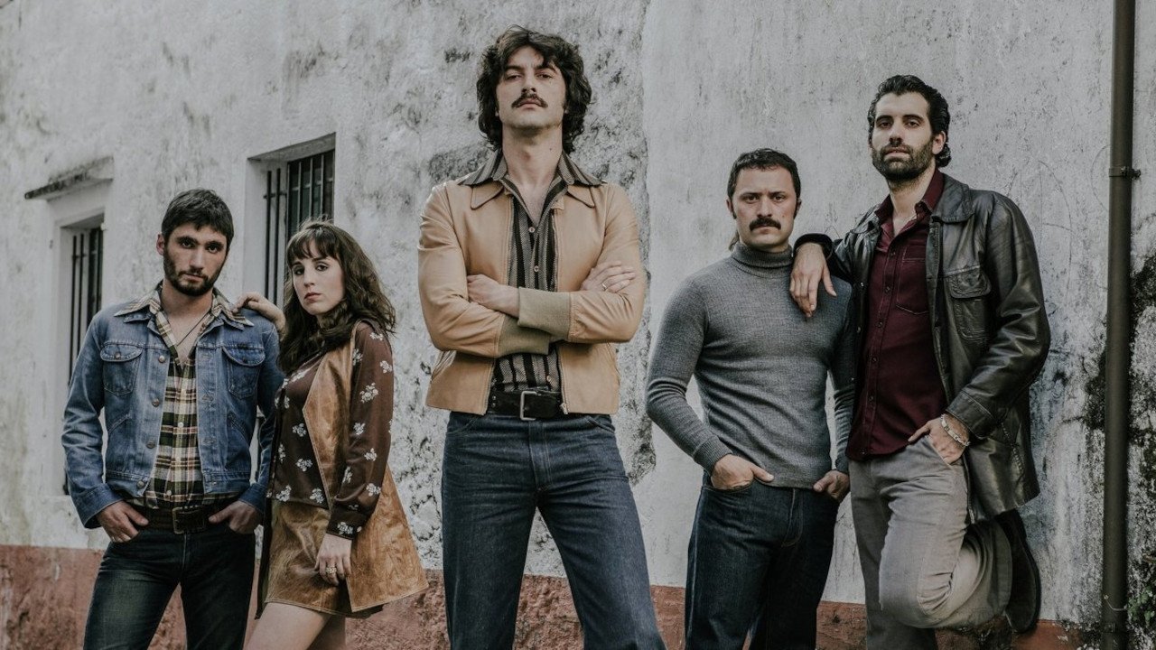 Cocaine Coast backdrop