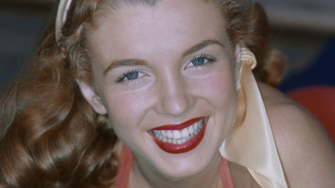 The Body of Marilyn Monroe backdrop