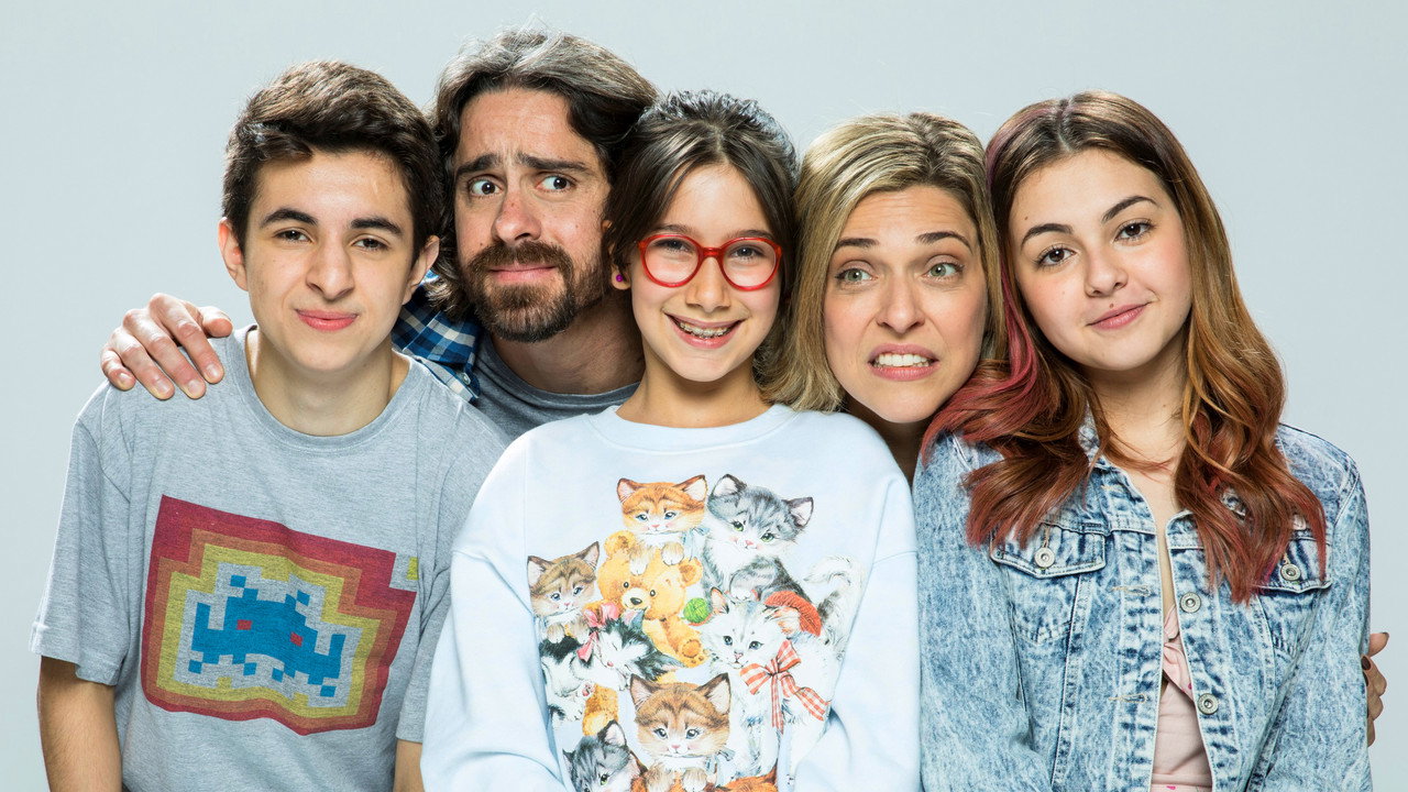 Mal Me Quer backdrop