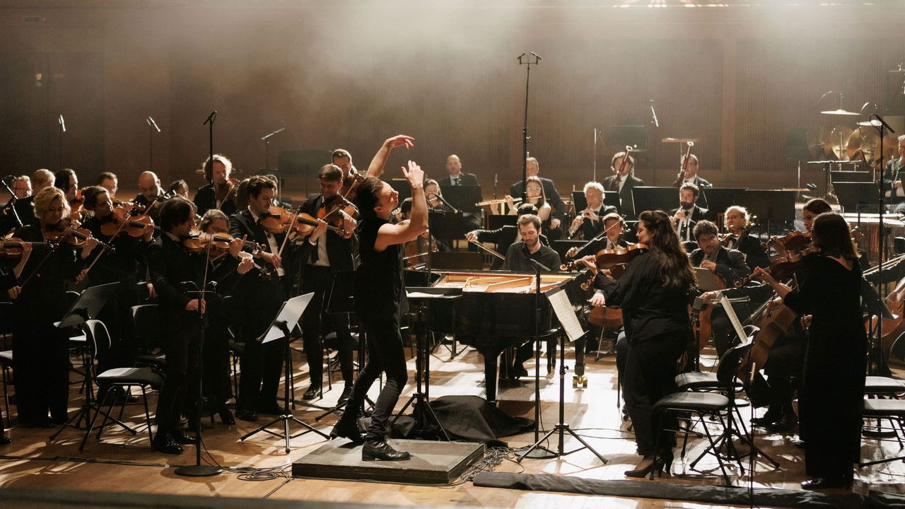 Teodor Currentzis conducts Brahms and Mahler backdrop