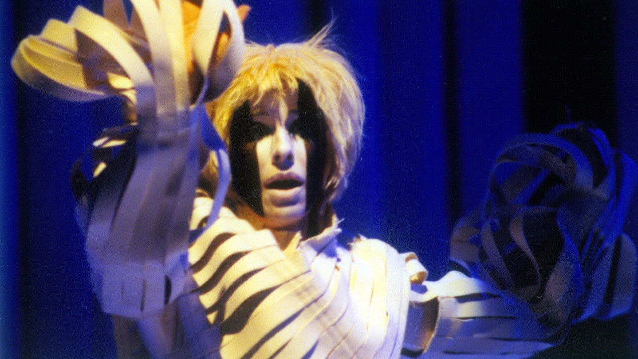 Kseni - A Estrangeira backdrop