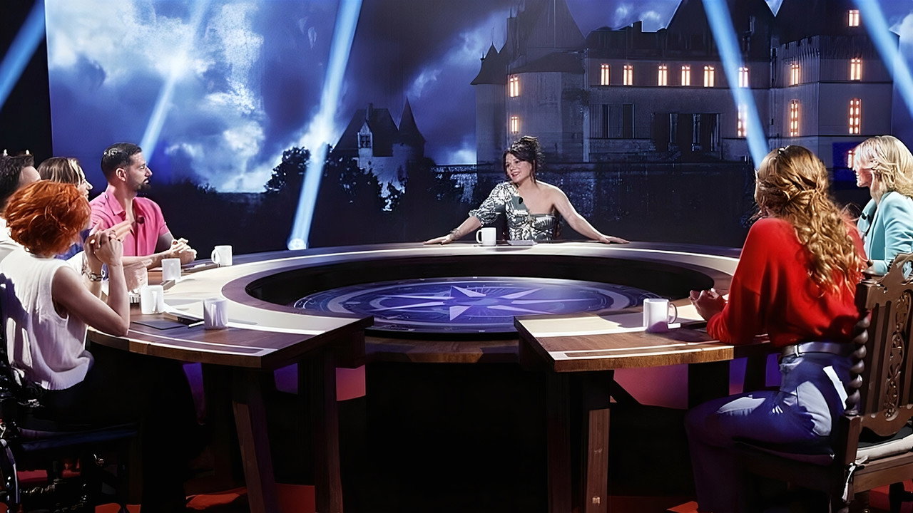 Les traîtres : Révélations sur la suite... backdrop