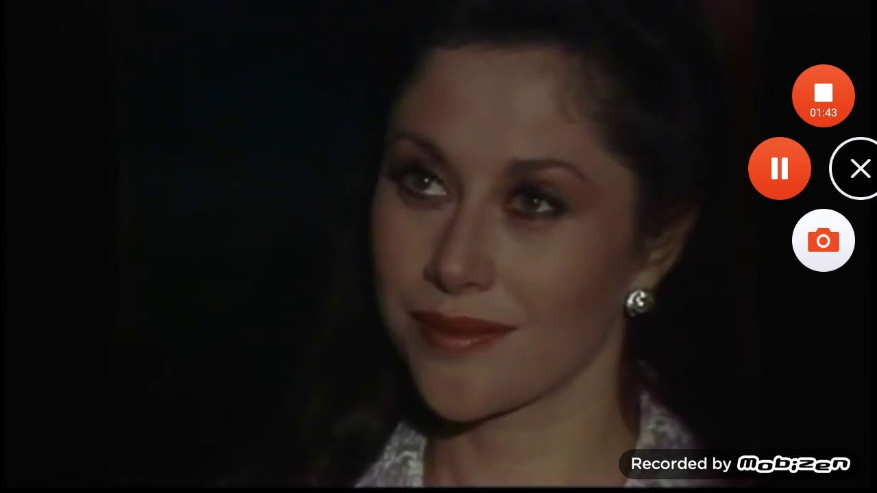 La casa al final de la calle backdrop