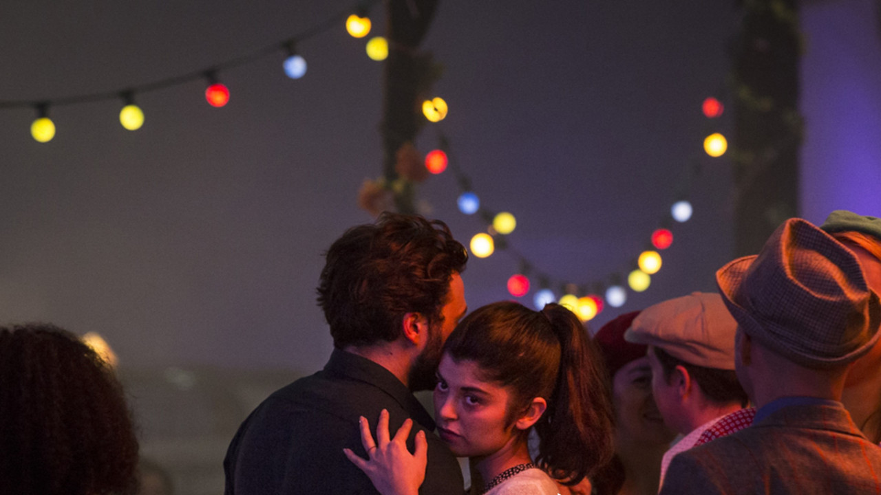 Adieu Bohème backdrop