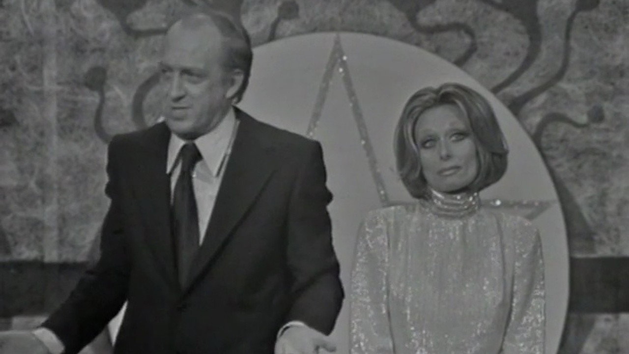 Tante scuse backdrop