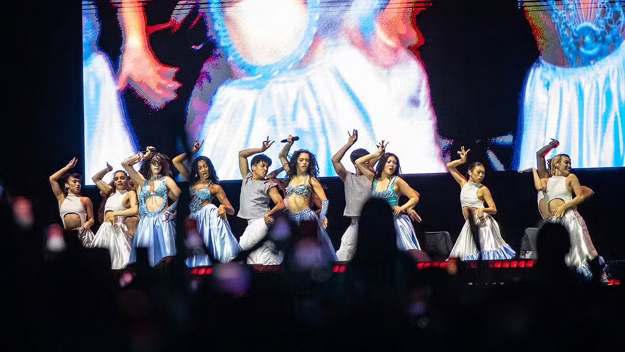 KATSEYE: Lollapalooza Brasil 2026 backdrop