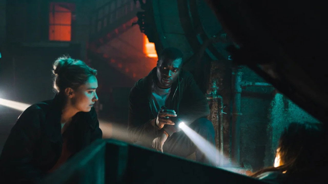 Meurtres en porcelaine backdrop