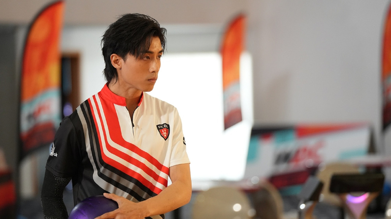 Spare Queens backdrop