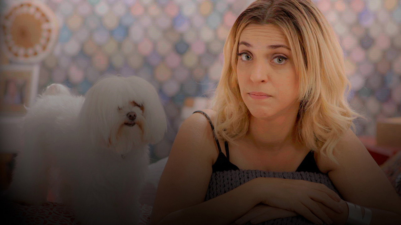 De Perto Ninguém é Normal backdrop