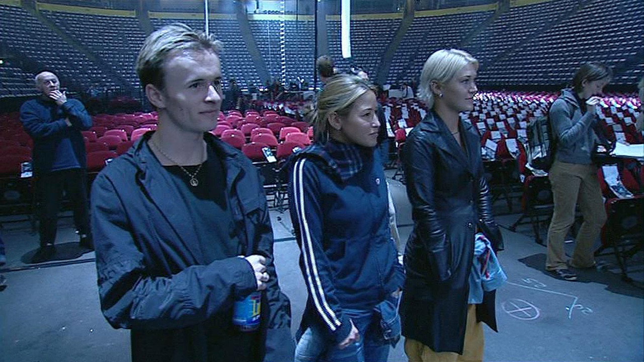 Don't Stop Movin' backdrop