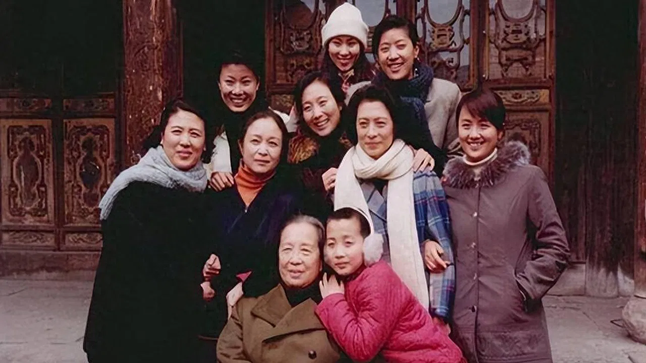 Nine Daughters in My Family backdrop