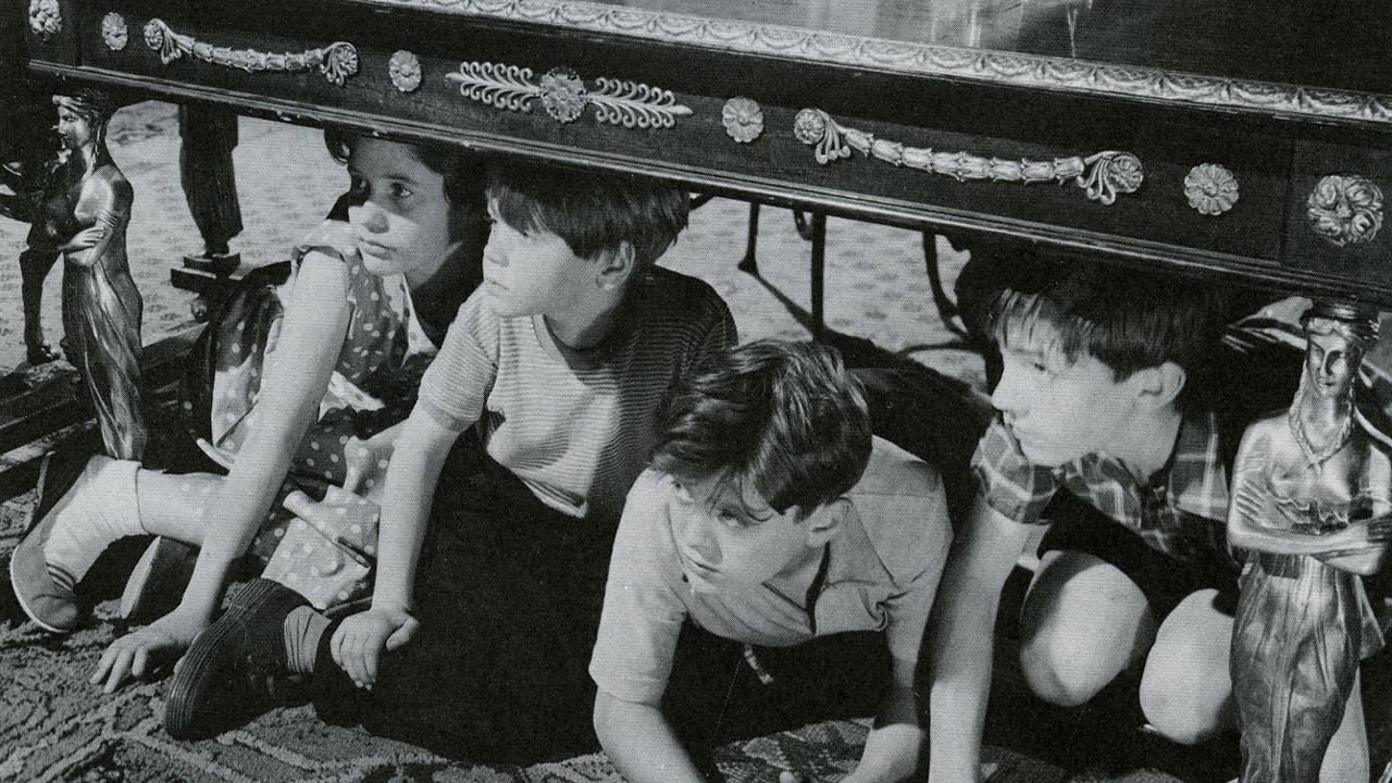 Five Clues to Fortune backdrop