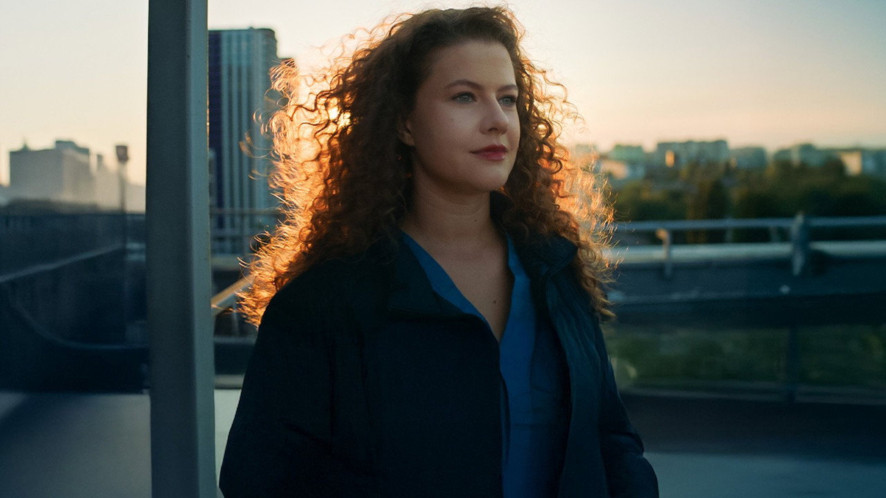 Бийся, серце, бийся backdrop