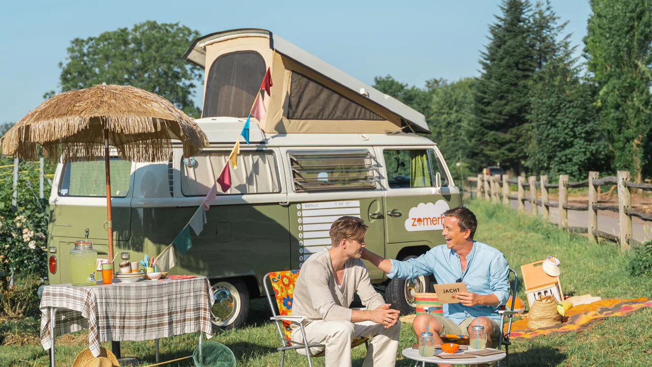 Zomerhit confessions backdrop