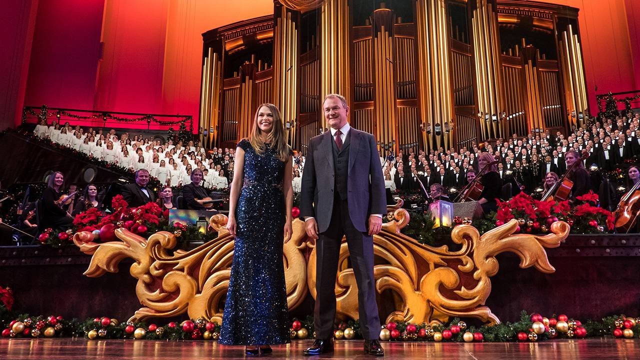 Christmas with the Mormon Tabernacle Choir backdrop