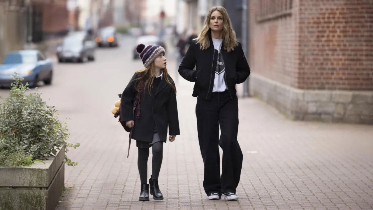 Soeurs et demie backdrop