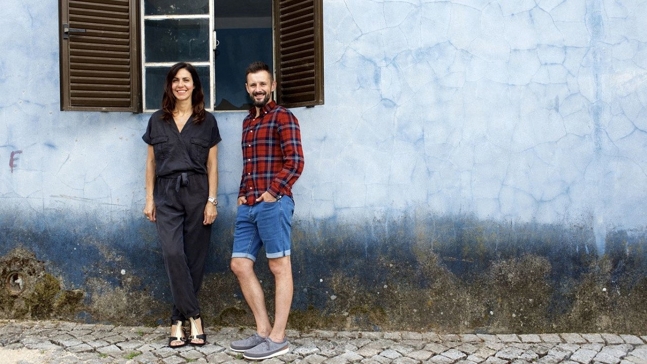 £10k Holiday Home backdrop