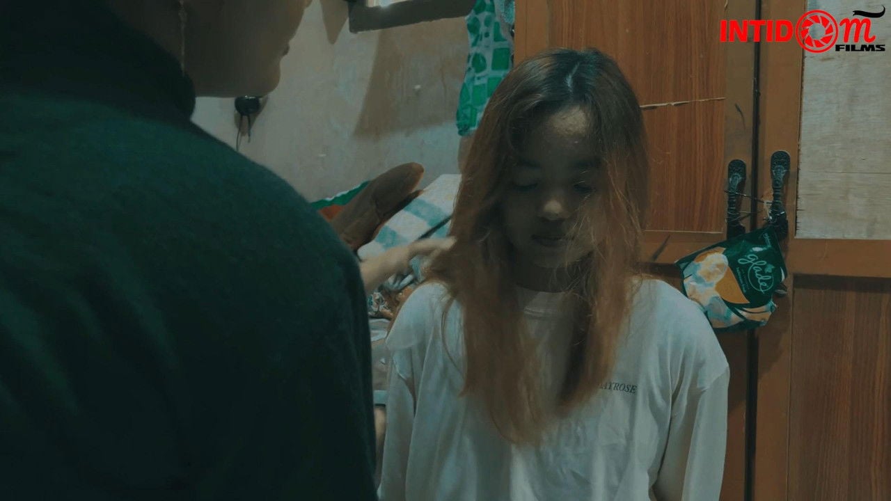 Memiliki Viola backdrop