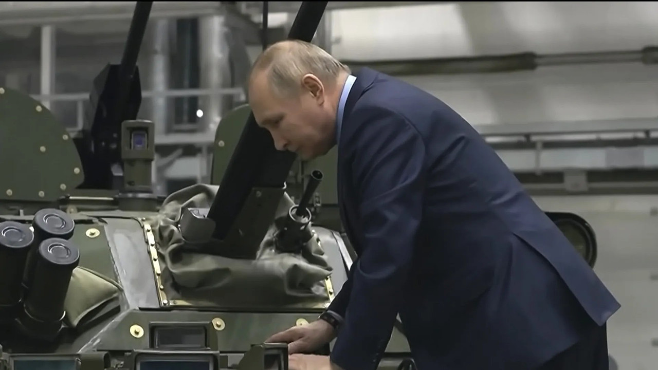 Putin's secret weapons backdrop