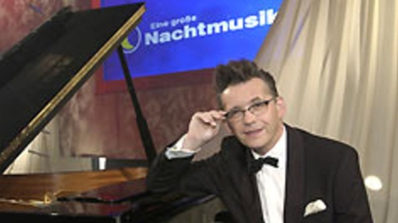 Eine große Nachtmusik backdrop