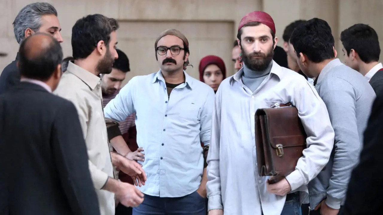 Ranj-e Penhan backdrop