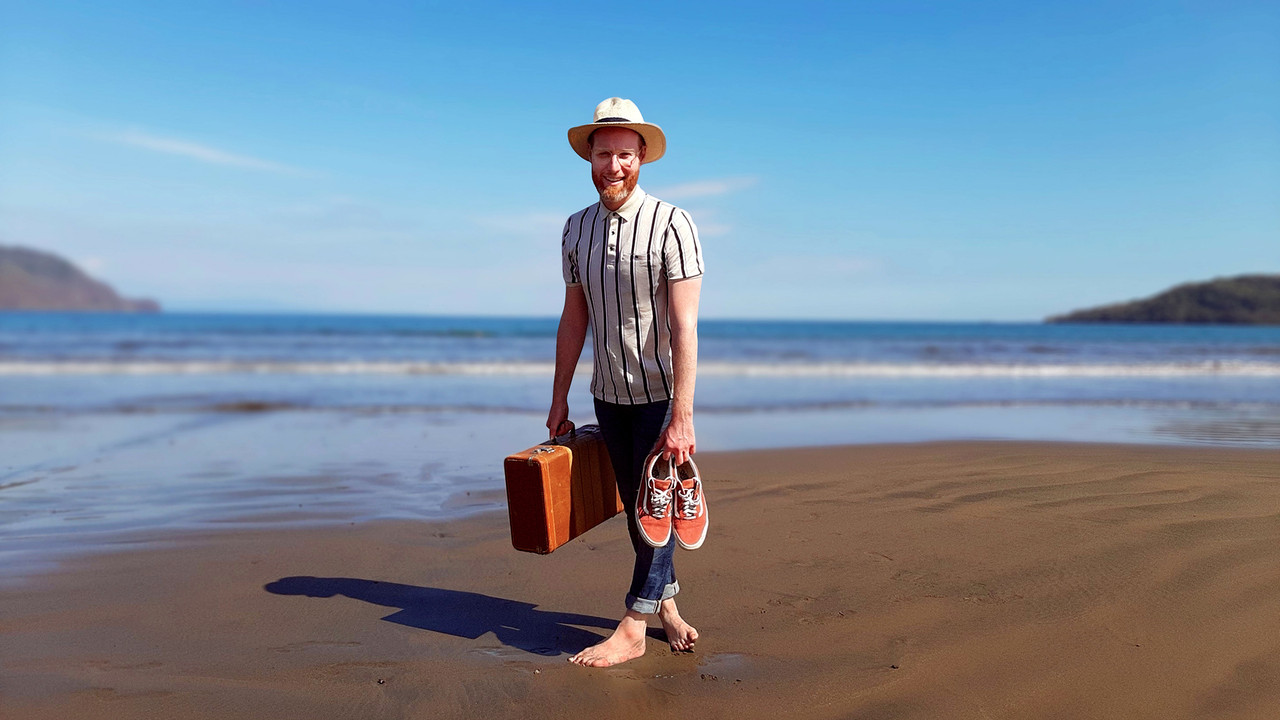 Au pays du bonheur backdrop